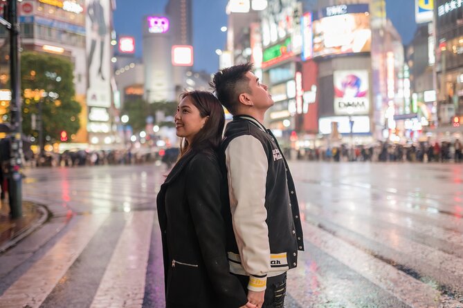 Experience Tokyo Through the Lens of a Local Artist - Posing Help for Solo Visitors and Couples