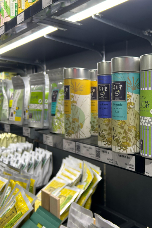 【Family pack】Tokyo: Tsukiji fish market food tour - Japanese omelette, sake, and matcha