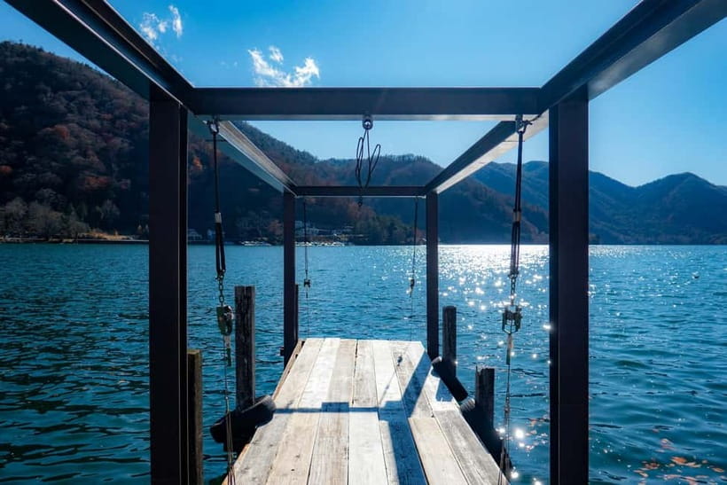 From Tokyo: Hakone Day Trip with English Speaking Driver - Hakone Shrine and the lakeside torii