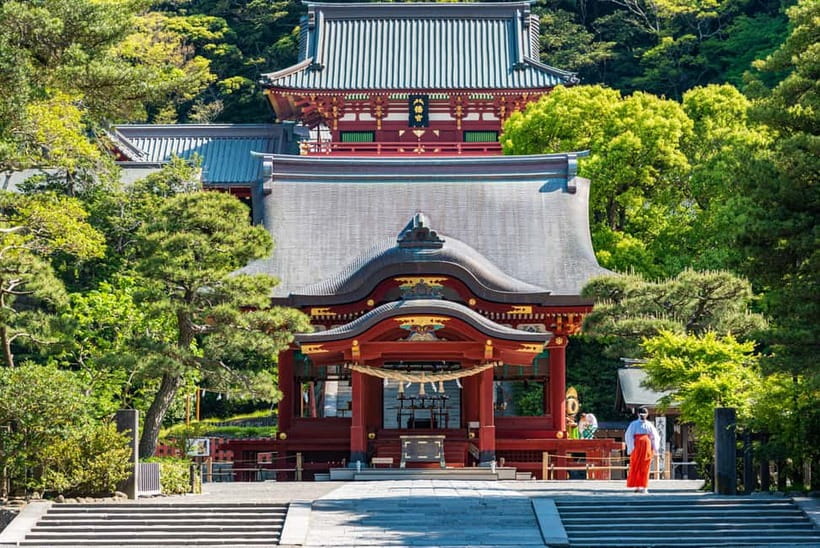 From Tokyo: Kamakura, Great Buddha, and Enoshima Bus Tour - Shibuya Crossing closes the day