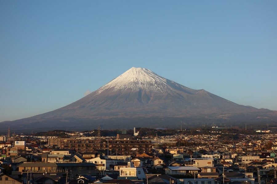 From Tokyo: Mount Fuji or Hakone+Gotemba Outlet Day Tour 10H - Lake Kawaguchi and the classic Fuji reflection