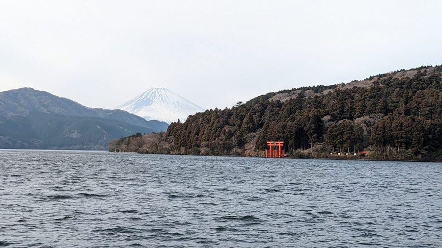 From Tokyo: Mt. Fuji & Hakone Tour w/ Return by Bullet Train - Lake Ashi and the Hakone Pirate Ship