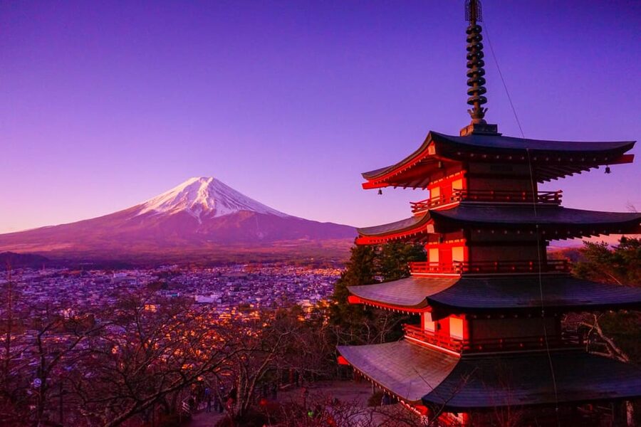 From Tokyo: Mt.Fuji, Lake Kawaguchi, Oshino Hakkai Day Tour - Arakura Fuji Sengen Shrine and the famous pagoda view