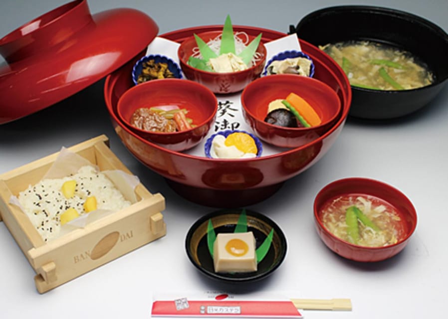 From Tokyo: Nikko Toshogu Day tour with Traditional Lunch - Irohazaka and its 48 bends