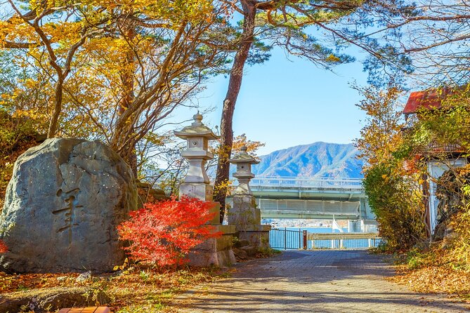 From Tokyo: Private Day Trip to Mount Fuji & Fuji Five lakes - Saiko, Shoji, and Motosu, three quieter lake stops