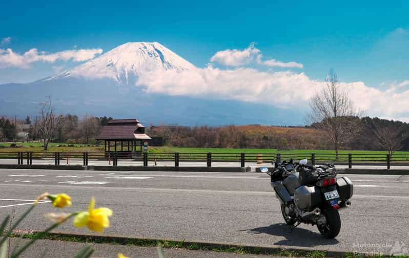 From Tokyo: Private Motorcycle Tour - Fuji, Hakone, Onsen - Leaving Tokyo and finding the good roads