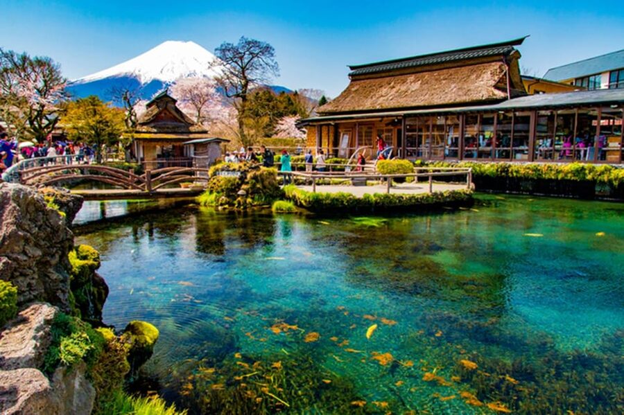 Fuji/Hakone Private Tour, English speaking guide, Photograph - Oshino Hakkai and the first Fuji views