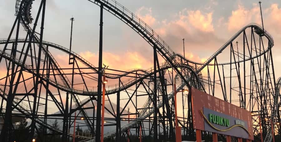 Fuji-Q Highland Amusement Park: 1 Day private tour by Car