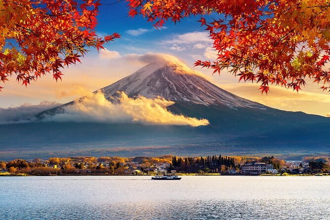 Full Day Tour at Mt. Fuji, Onsen, Lake Kawaguchi and Yamanaka - Arakurayama Sengen Park and the famous Fuji view