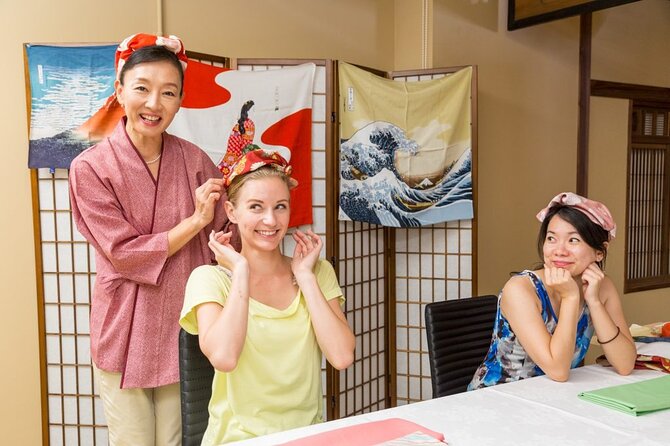 Furoshiki Cloth Wrapping - Getting to Kikai Shinkō Kaikan in Shibakōen