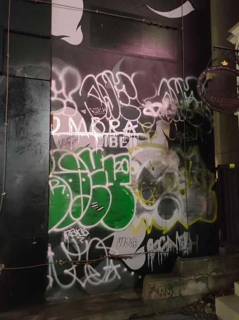 Graffiti in Tokyo Walking Tour: Shibuya and Harajuku - Key points at a glance