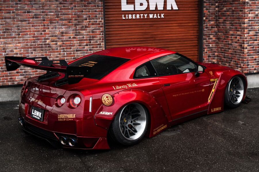 GT-R35 800hp Club Membership - secret underground car meet - Super Autobacs and Japan’s tuning scene