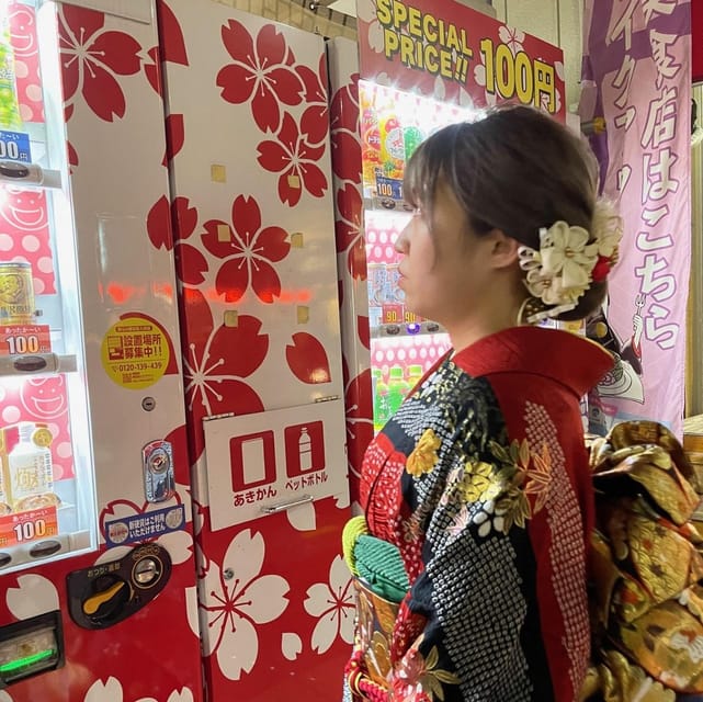 Guided Tour of Walking and Photography in Asakusa in kimono - Kaminarimon Gate and the first photographs
