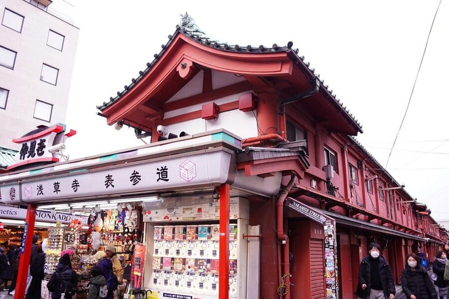 Guided Tour of Walking and Photography in Asakusa in kimono - Sumida River Terrace and the Tokyo Skytree backdrop