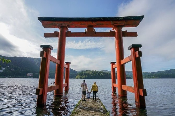 Hakone 6 hour Private Tour with Government-Licensed Guide - Temples, wetlands, and smaller Hakone choices