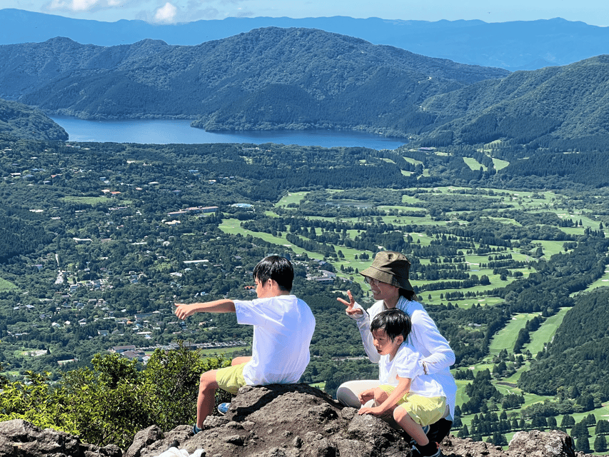 Hakone: Traverse the Hakone Caldera and Enjoy Onsen - Three hours along Hakone’s outer rim