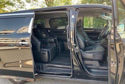 Haneda Airport (HND) Private Transfer to Central Tokyo - From Customs to the Tokyo Hotel