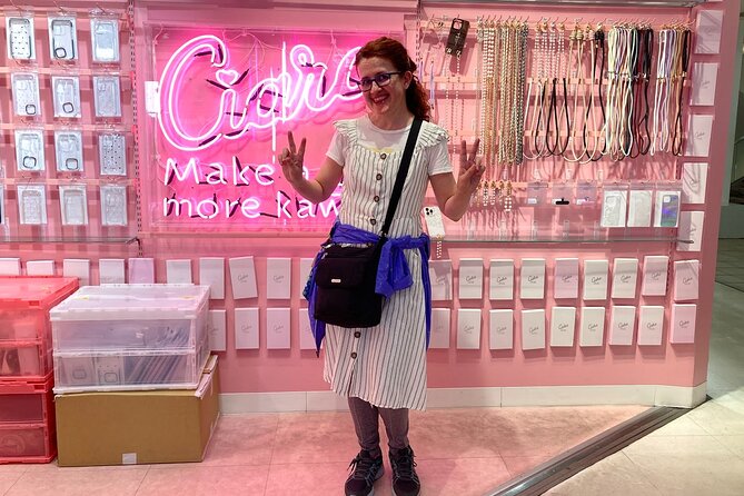 Harajuku Private Tour: Kawaii Fashion & Animal Cafe Included
