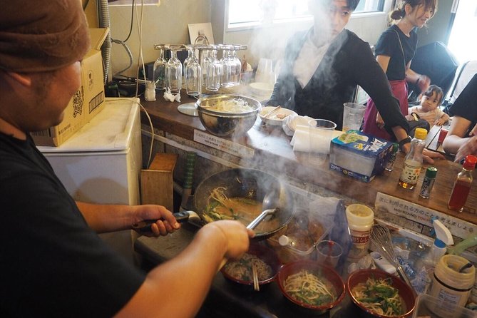 Home made Ramen you made from scratch!! - Building the soup with dashi