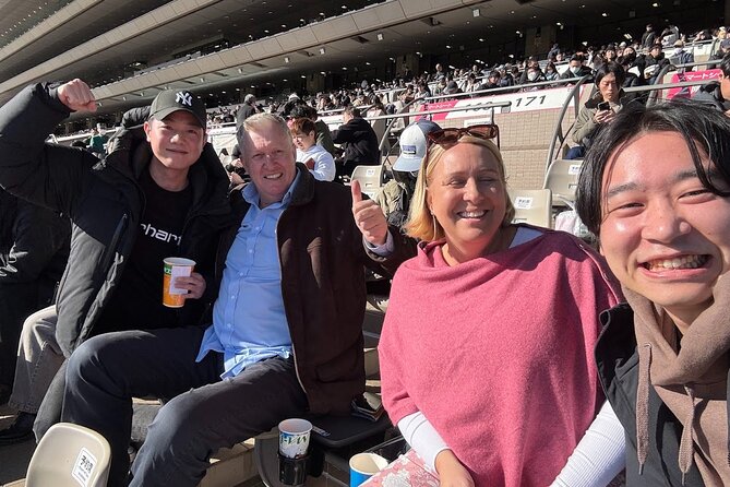 Horse Racing Tour with Local Fans in Tokyo, Oi Racecourse - The sound and pace of a Friday night race