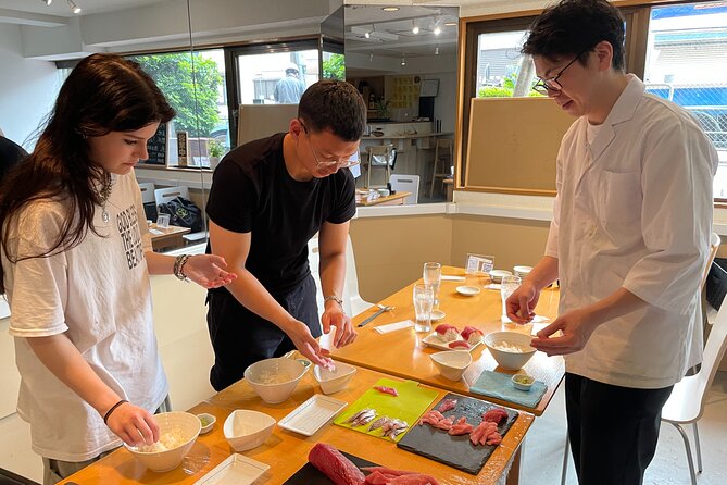 How to use Japanese knife, Tuna Cutting and Sushi Workshop - The instructors and group atmosphere