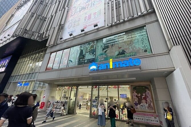 Ikebukuro Anime and Game Culture Experience Tour - Three thousand machines at Gashapon Ikebukuro Sohonten