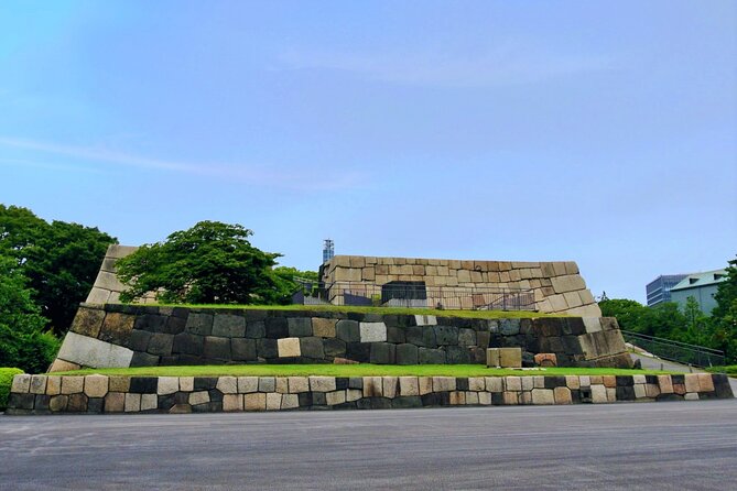 Imperial Palace East Garden and Edo Castle Walking Tour in Tokyo - Should you book the Imperial Palace East Garden tour?