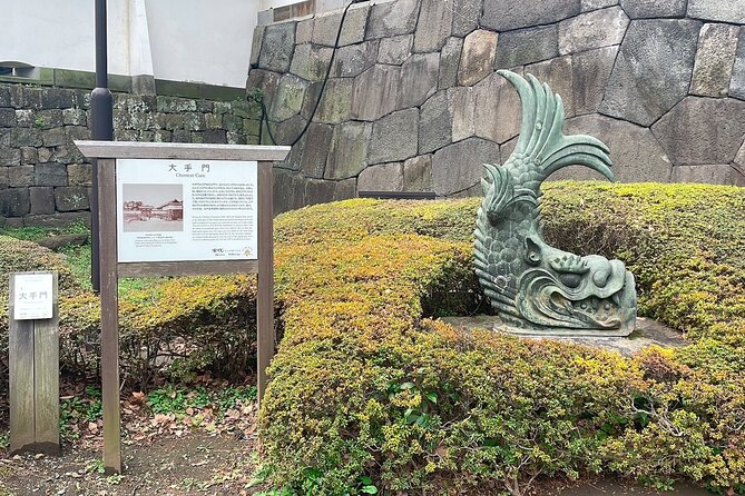 Imperial Palace to Tokyo Station Historical Walking Tour - Plum trees and the lost castle keep