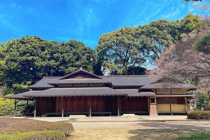 Imperial Palace to Tokyo Station Historical Walking Tour - Palace views at Kokyo Gaien