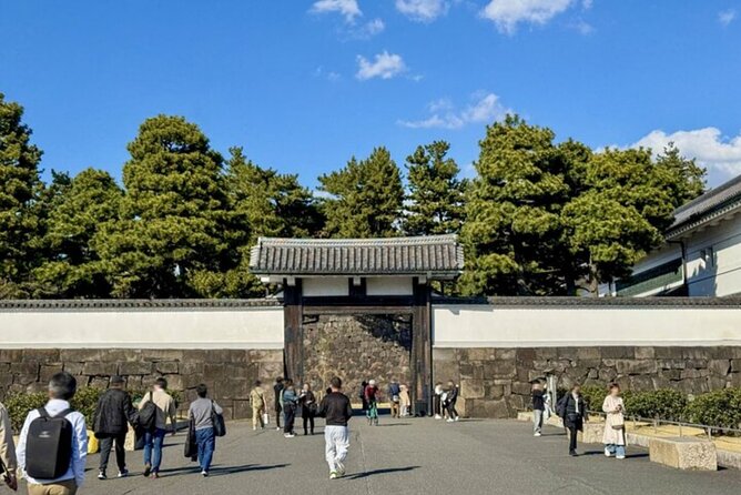 Imperial Palace to Tokyo Station Historical Walking Tour - Starting at Wadakura Fountain Park