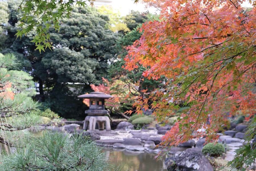Imperial Palace Tour: Discover Samurai History with a Guide - What the samurai stories add to the walk