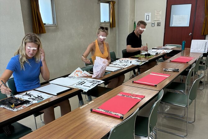 Japanese culture and calligraphy in Tokyo! - Writing Your Name in Kanji