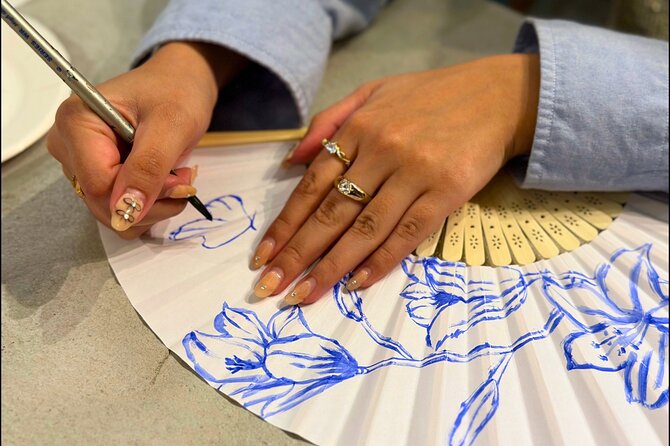 Japanese Fan Painting Workshop ~ in a Tokyo Flower Shop - Key points at a glance
