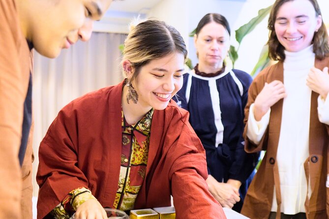 Japanese flower arranging (Ikebana) Experience/Workshop in Tokyo - Meeting Ruby and Aki