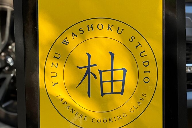 Japanese Katsu Curry Cooking Class–near YANAKA, Tokyo! - Frying tonkatsu without losing the crunch