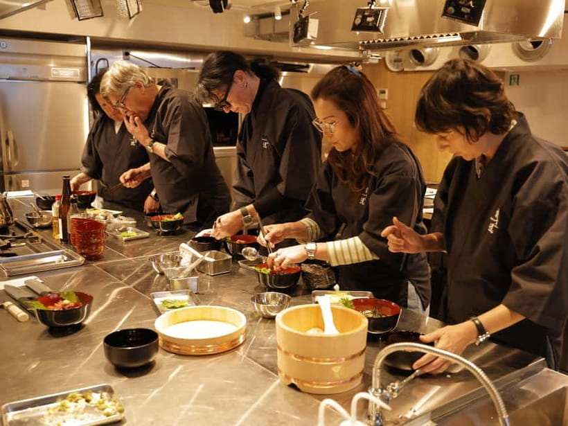 Japanese Knife Skills & Tuna Don/Sushi Workshop in Tokyo - Making tuna zuke-don or a 10-piece sushi set