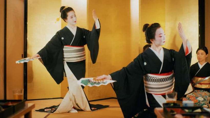 Japanese Traditional Entertainment Experience in Tokyo - Dressing as an Edo townsman in modern Tokyo