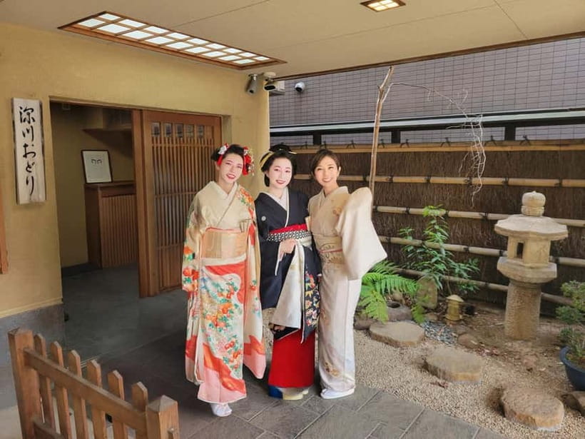 Japanese Traditional Entertainment Experience in Tokyo - Dance, shamisen, and the character of the show