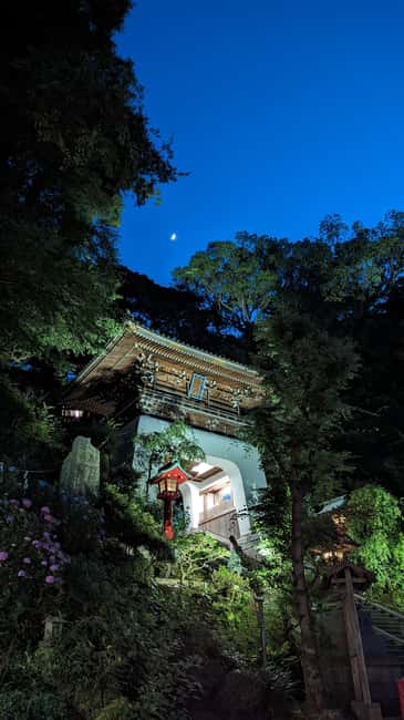 Kamakura: A Journey Through Medieval Japan - Walking, transport, and physical demands