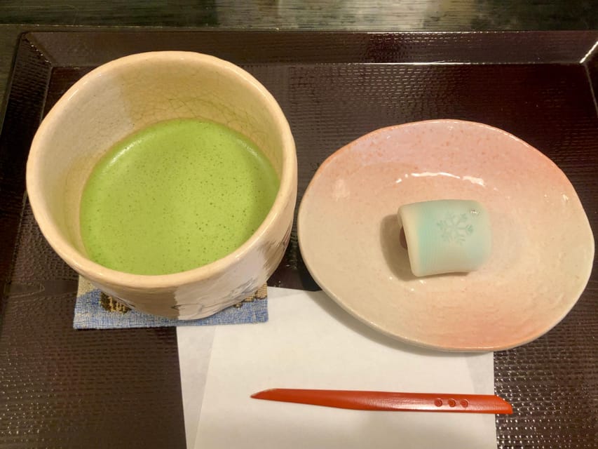Kamakura: Half day Walking tour & Japanese sweets - Nerikiri and matcha on Komachi-dori