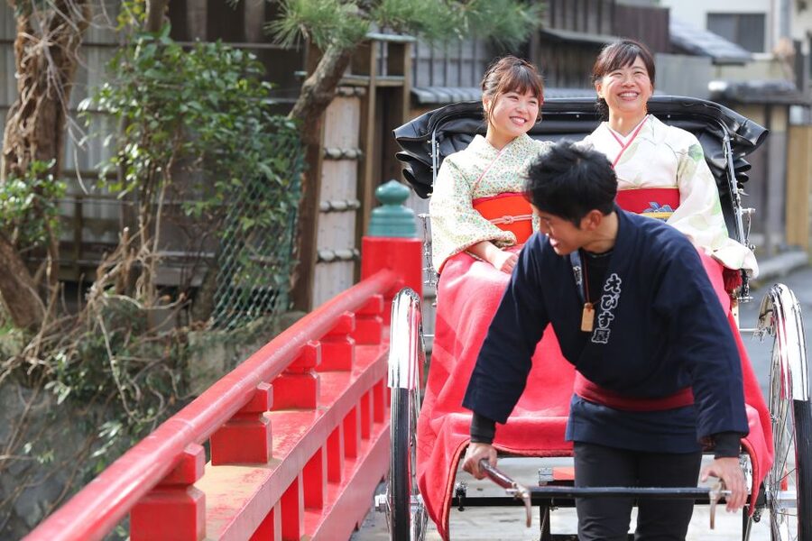 Kamakura: Private History and Heritage Tour by Rickshaw - The 45-minute route around Otori Gate and Hachimangu