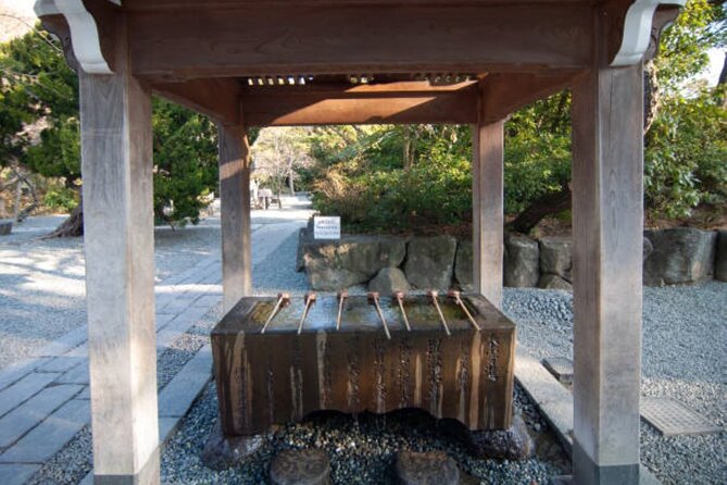 Kamakura Private Tour Great Buddha & Enoshima with English guide - Sankeien Gardens closes the route quietly