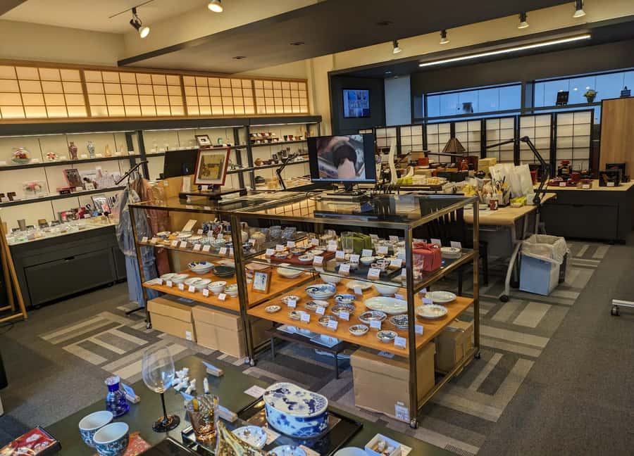 Kintsugi Experience with Arita Ware in Tokyo (English Guide) - Key points to know before booking
