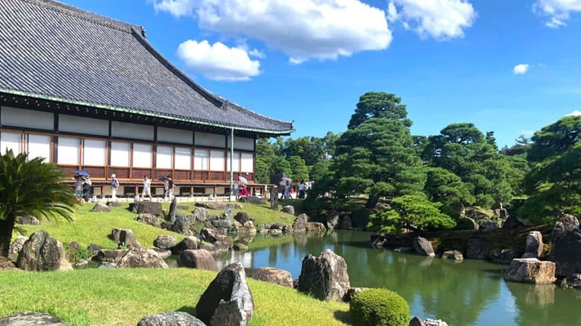 Kyoto: Nijo Castle World Heritage Guided Tour with Admission - Why Nijo Castle feels different from a defensive fortress