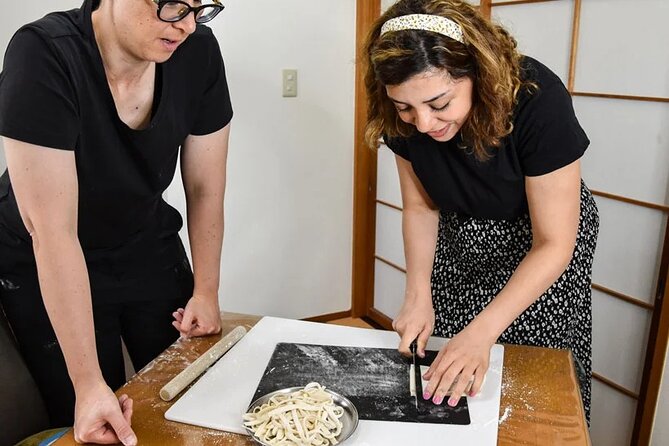 Learn to Make Home Style Tempura Udon and Gyoza - Frying Tempura Without Losing the Crispness