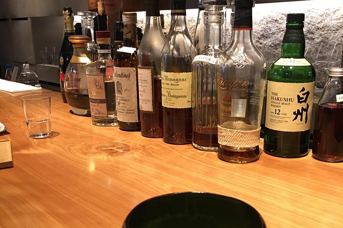 Luxury Tokyo Sake, Cocktail, Whisky and Pairing Tour - Why the small group and guide matter