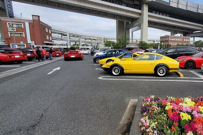Luxury van Ride to famous car meet up spot Daikoku - The ride through Tokyo’s elevated highways