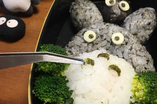 Making a bento box with cute character look in Japan - Key points to know before you book
