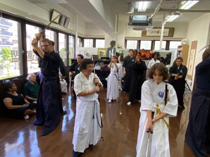 Martial Arts: Samurai Experience (Iaido) - Handling the katana with care