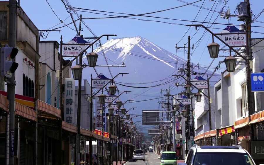Mount Fuji 1-Day Trip: the Hottest Photography Tour - Oishi Park and the changing calendar